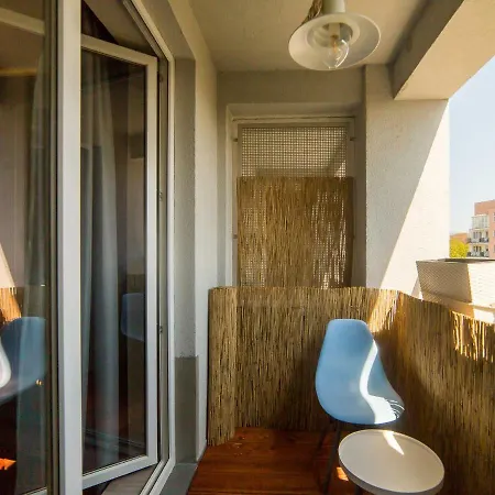 617 W Polonia Apartament *