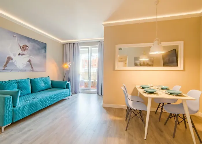 617 W Polonia Apartament *